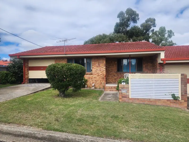 7 Baker Street, Stanthorpe — photograph 2