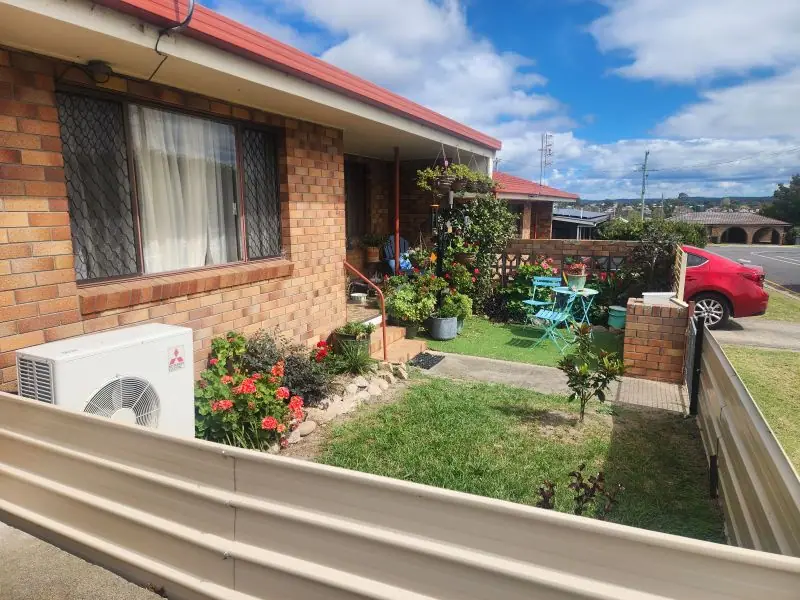 7 Baker Street, Stanthorpe — photograph 6