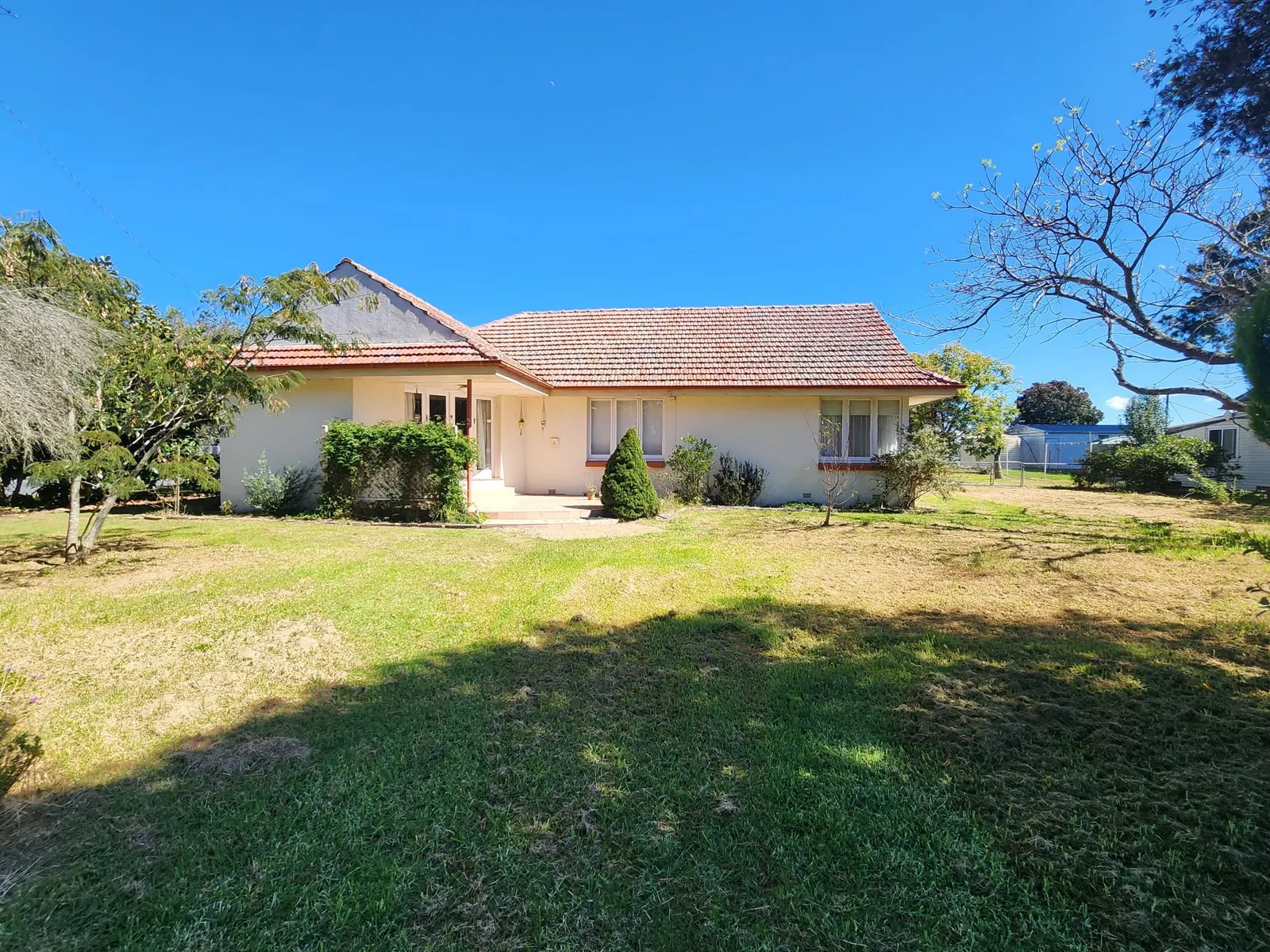 25674 New England Highway, Applethorpe
