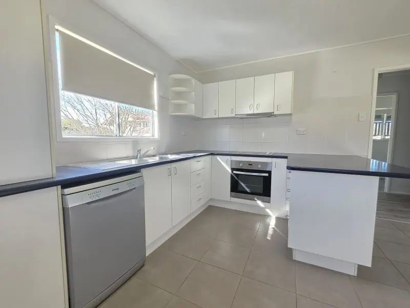 57 Woodlawn Street, Wallangarra — photograph 4