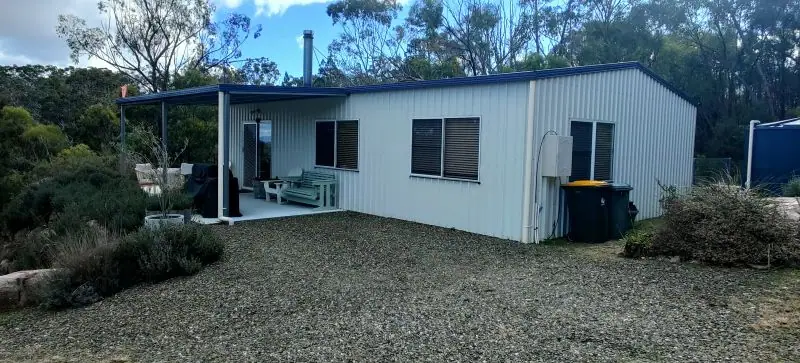 59 Nelson Crescent, Stanthorpe — photograph 4