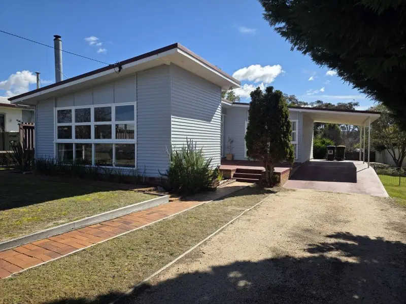 46 Bridge Street, Stanthorpe — photograph 2