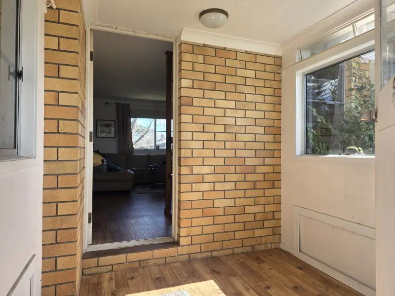 12 Clarke Street, Stanthorpe — photograph 2