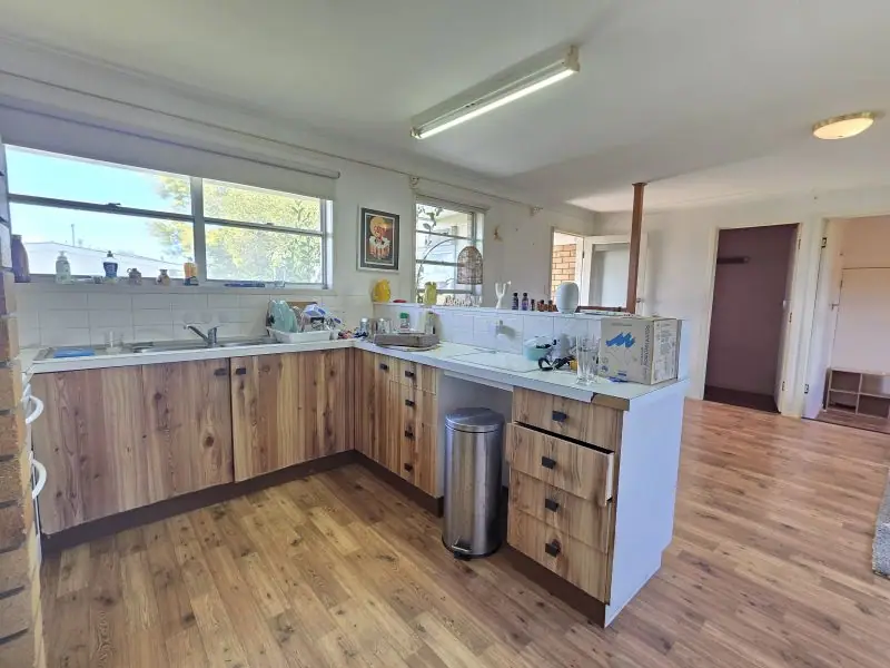 12 Clarke Street, Stanthorpe — photograph 7