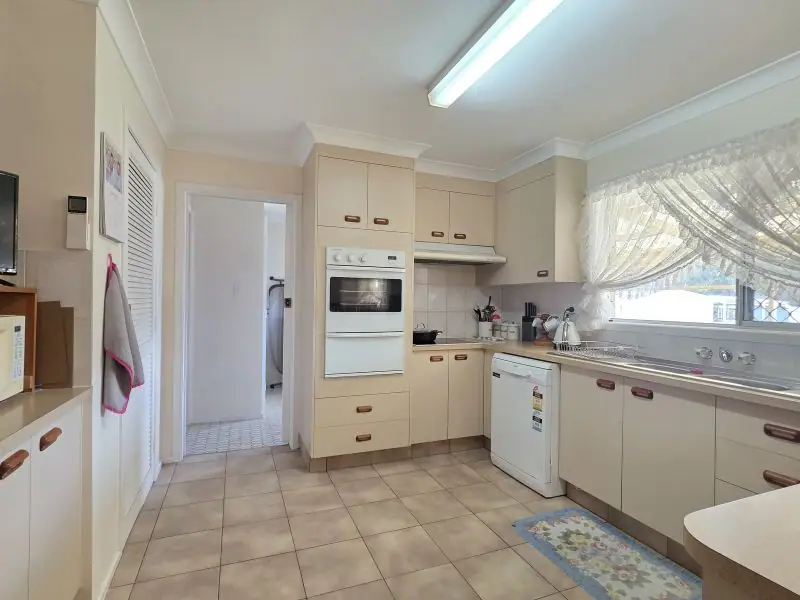53 Greenup Street, Stanthorpe — photograph 4