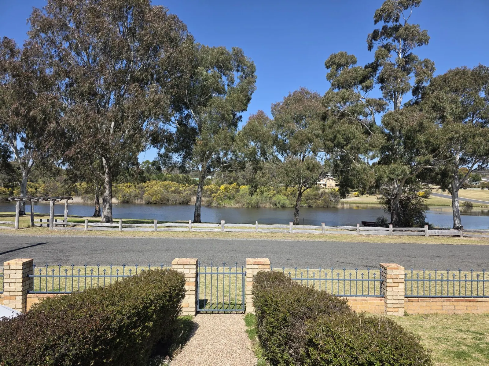 8 Rose Street, Stanthorpe