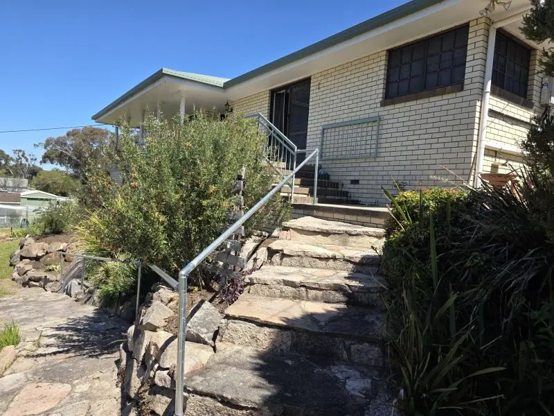 4 Belwood Street, Stanthorpe — photograph 2