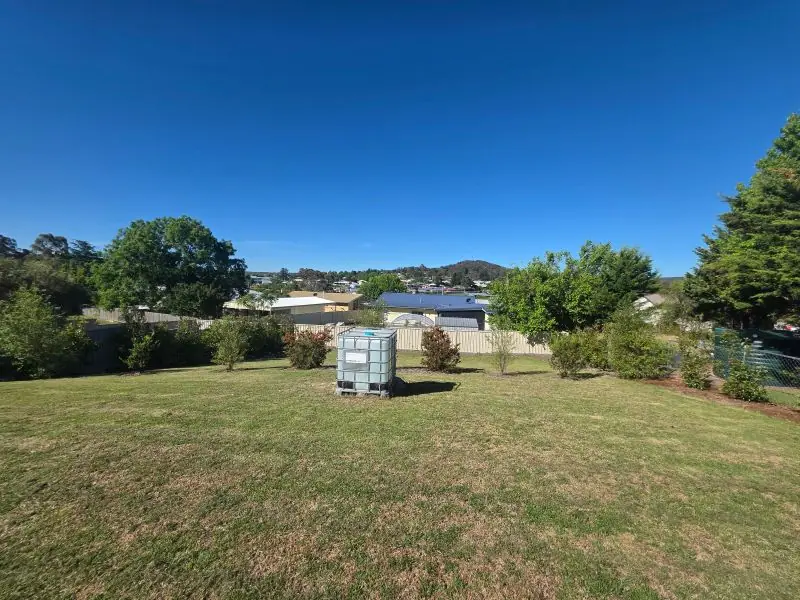 106 Sugarloaf Road, Stanthorpe — photograph 2