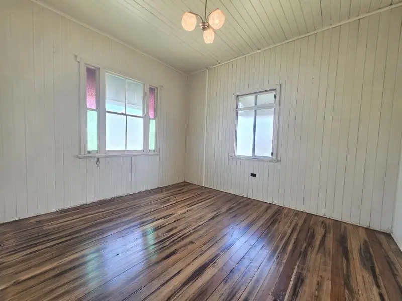 18 Symes Street, Stanthorpe — photograph 8