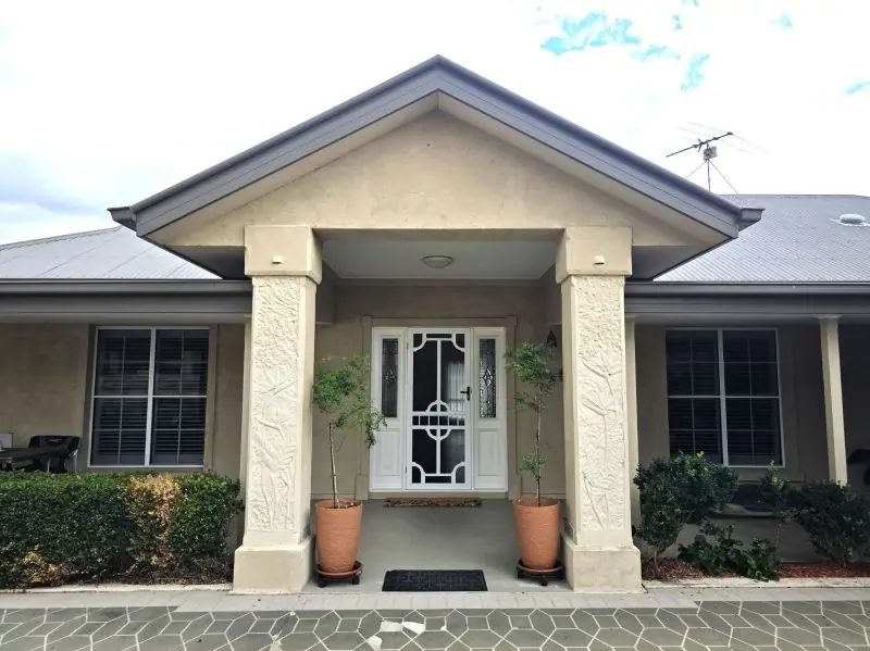 24 Thompson Street, Stanthorpe — photograph 3