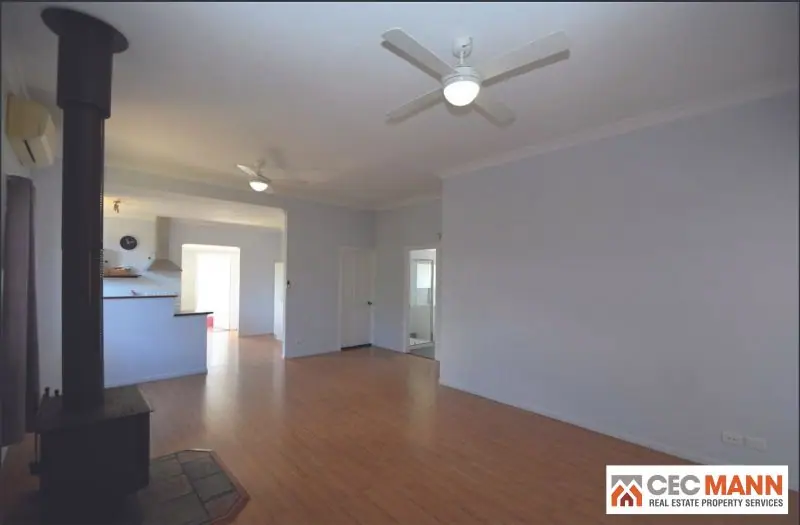 8 Connor Street, Stanthorpe — photograph 5