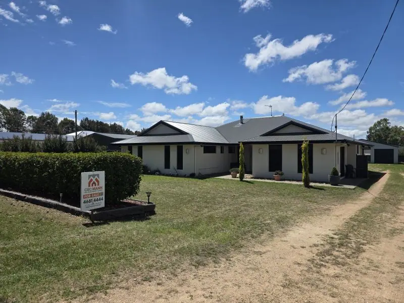 4 Old Warwick Road, Applethorpe — photograph 2