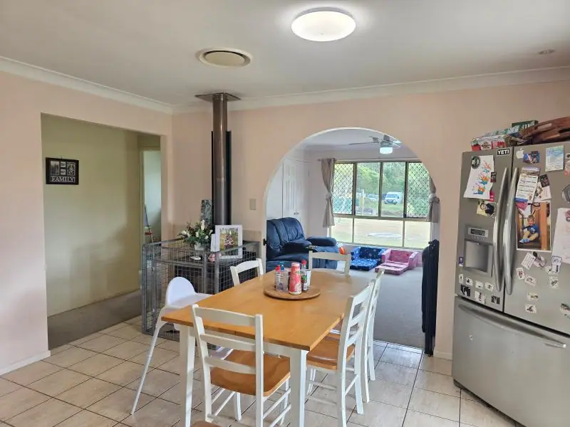 24 Pine Crescent, Dalveen — photograph 4