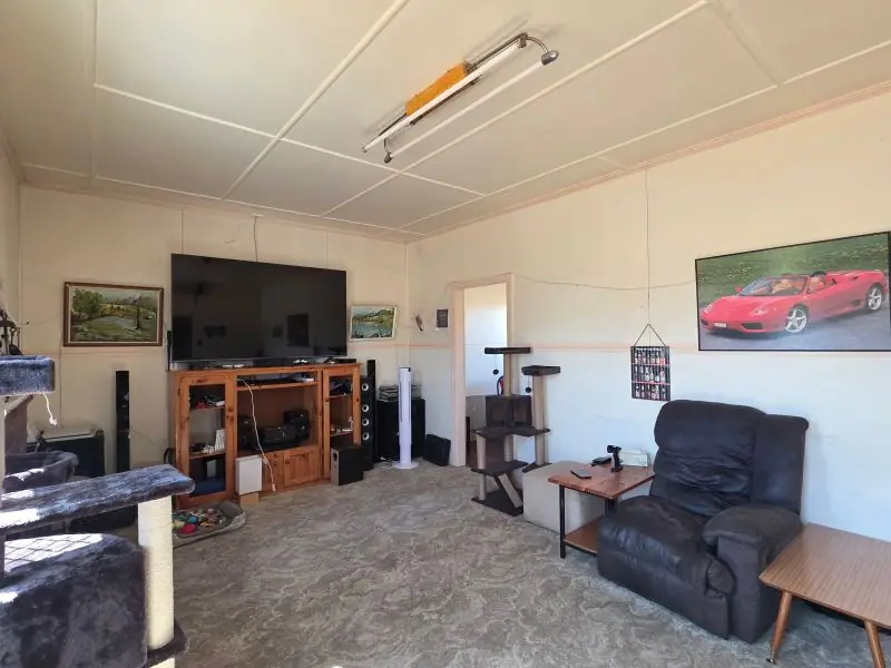 97 College Road, Stanthorpe — photograph 6