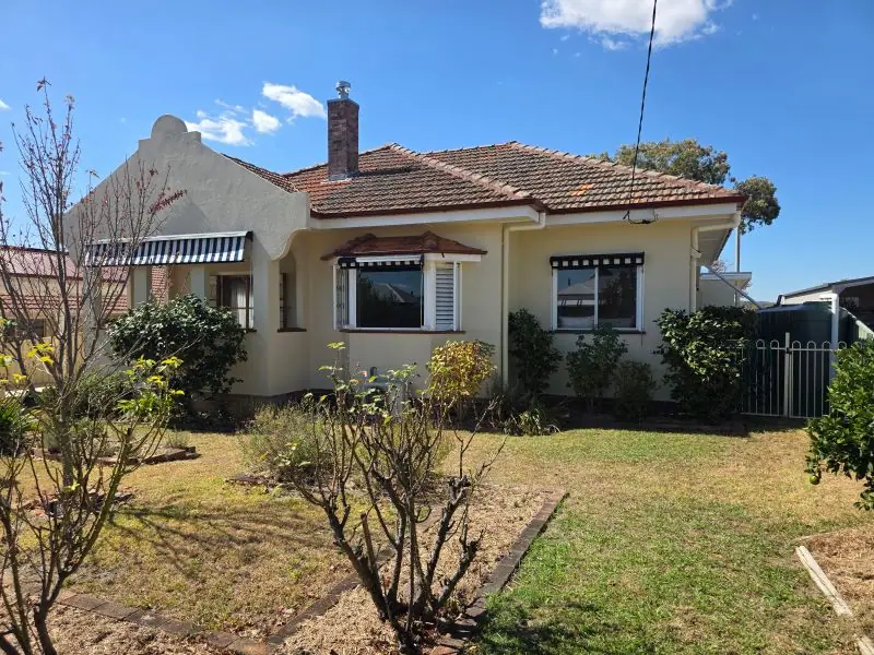 5 Lane Street, Stanthorpe — photograph 3