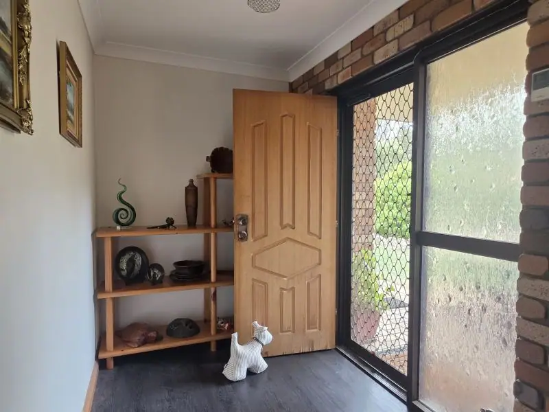 47 Greenup Street, Stanthorpe — photograph 4