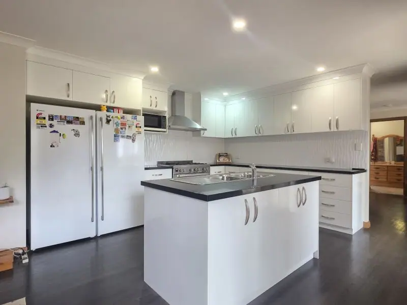 47 Greenup Street, Stanthorpe — photograph 6