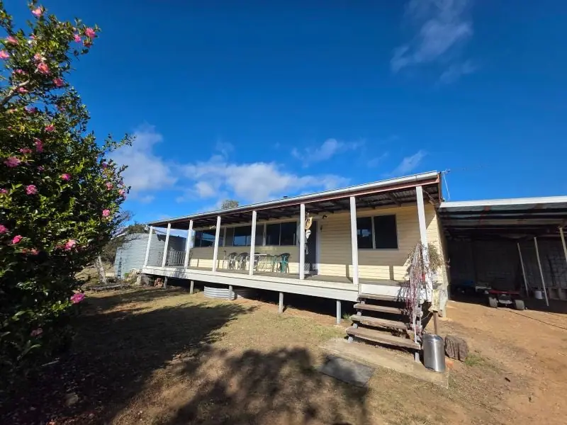 29 Kurrajong Lane, Applethorpe — photograph 2