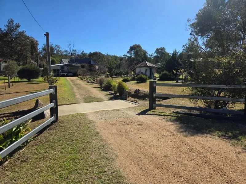 19 Fernview Lane, Stanthorpe — photograph 2