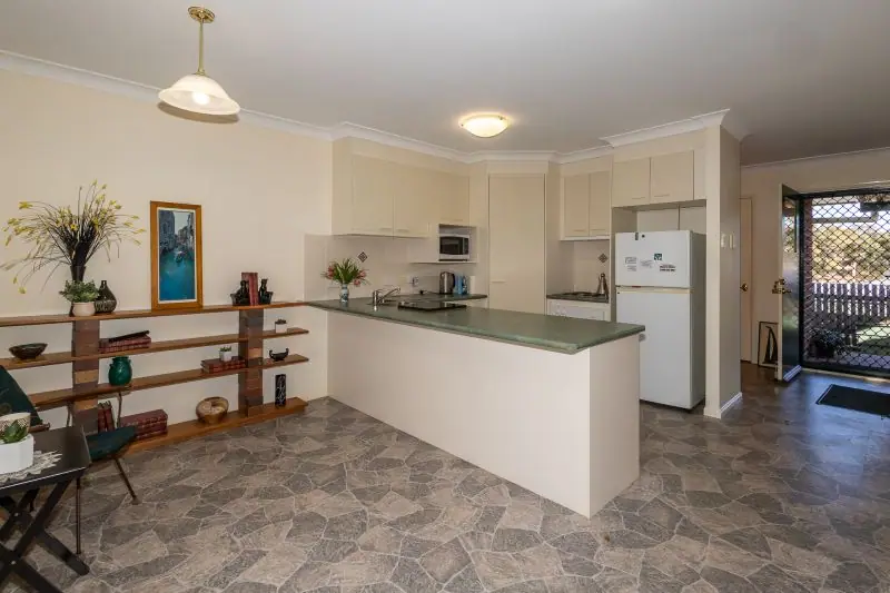 6/23 Granite Street, Stanthorpe — photograph 4