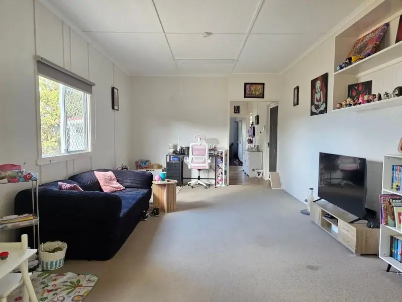 8 Harris Street, Stanthorpe — photograph 6