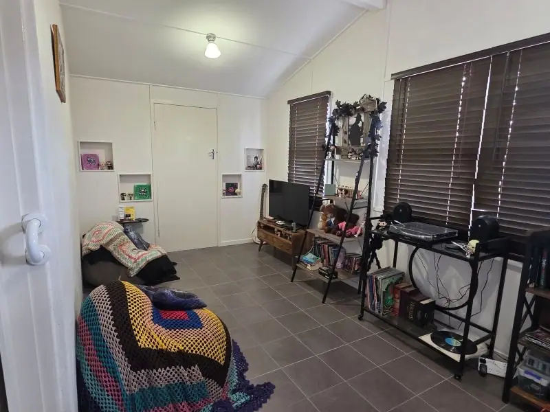 8 Harris Street, Stanthorpe — photograph 7