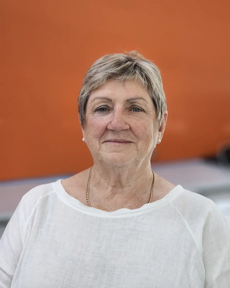 Roslyn Einam